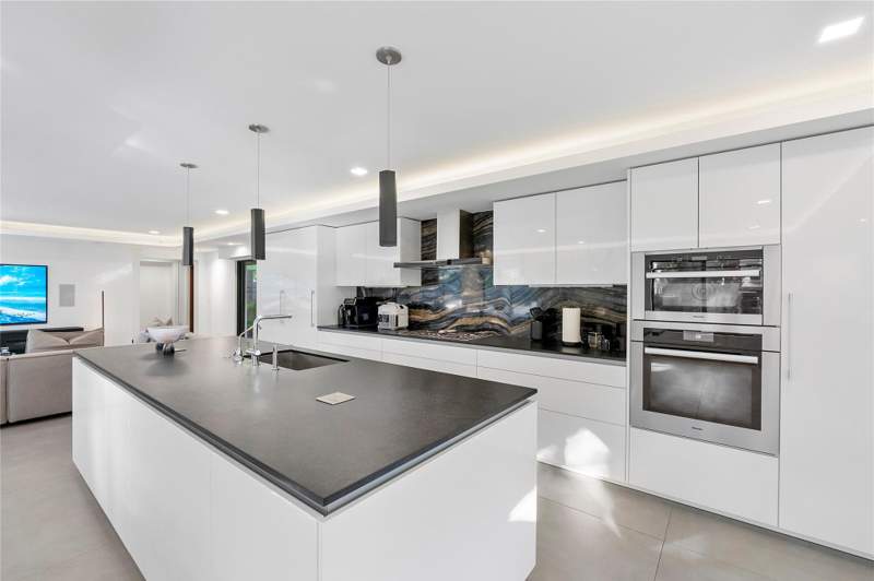 5 bedroom Single Family Residence at 500 NE 14th Avenue, Las Olas Park Corr Plat, Fort Lauderdale — photo 5