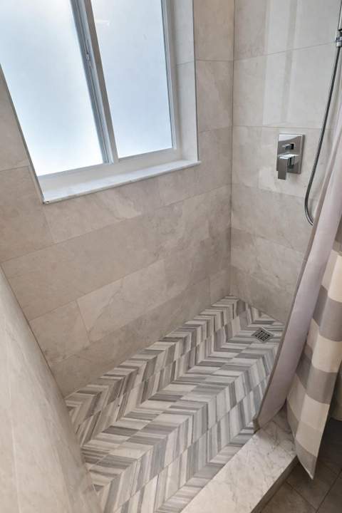 3220 Bayview Drive #211, Fort Lauderdale FL - photo 8 of 23