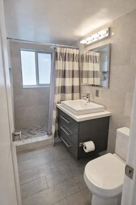 3220 Bayview Drive #211, Fort Lauderdale FL - photo 9 of 23