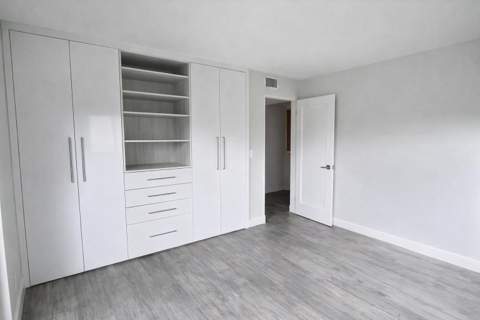 3220 Bayview Drive #211, Fort Lauderdale FL - photo 10 of 23