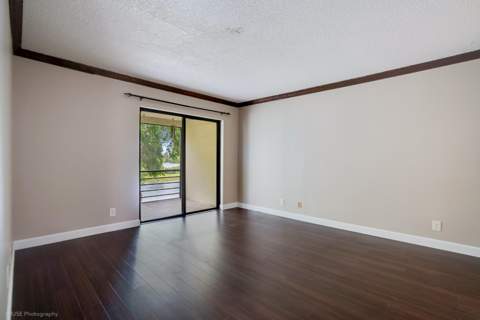 2314 S Cypress Bend Drive #Unit 313, Pompano Beach FL - photo 13 of 21