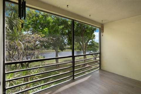 2314 S Cypress Bend Drive #Unit 313, Pompano Beach FL - photo 7 of 21