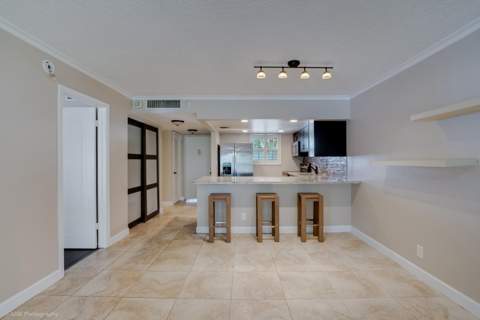2314 S Cypress Bend Drive #Unit 313, Pompano Beach FL - photo 6 of 21