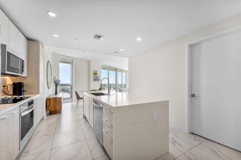 3 bedroom Condominium at 2000 Metropica Way #1509, Metropica North Tower One, Sunrise — photo 4