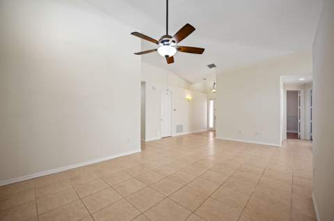 7039 Golf Pointe Circle, Tamarac FL - photo 7 of 34
