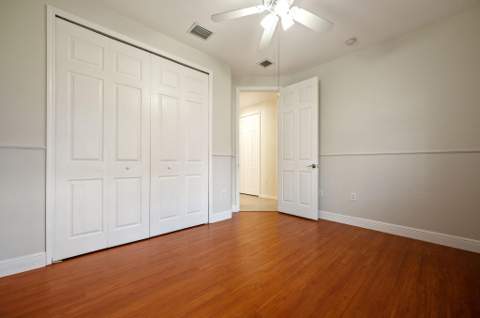 7039 Golf Pointe Circle, Tamarac FL - photo 18 of 34