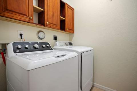 7039 Golf Pointe Circle, Tamarac FL - photo 22 of 34