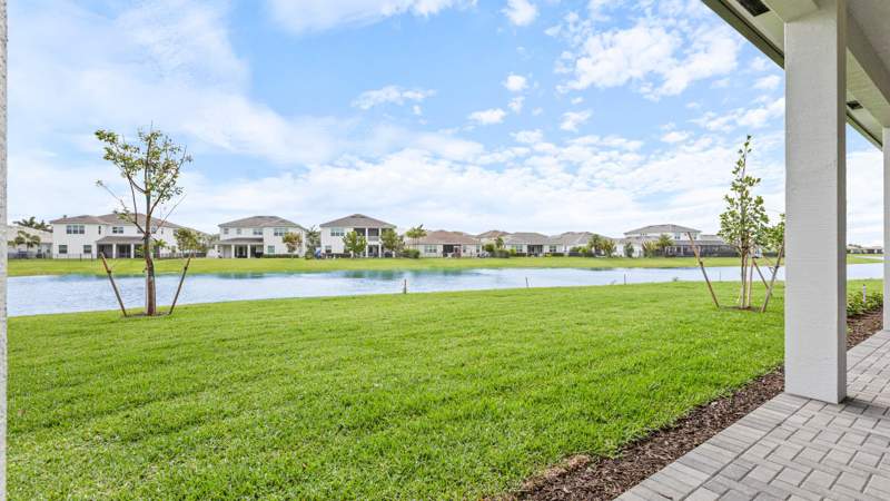 3 bedroom Single Family Residence at 5474 Hutchinson Way, Cresswind Palm Beach, The Acreage — photo 2