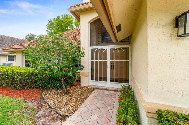3 bedroom Single Family Residence at 6952 Grenelefe Road, Lakeridge Greens, Boynton Beach — photo 2