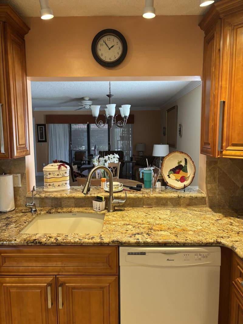 2 bedroom Condominium at 60 Pelican Pointe Drive #1020, Pelican Pointe Condo, Delray Beach — photo 3