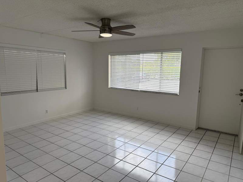 1 bedroom Condominium at 555 Purdy Lane #A122, Village Green Avon Condo, Palm Springs — photo 2