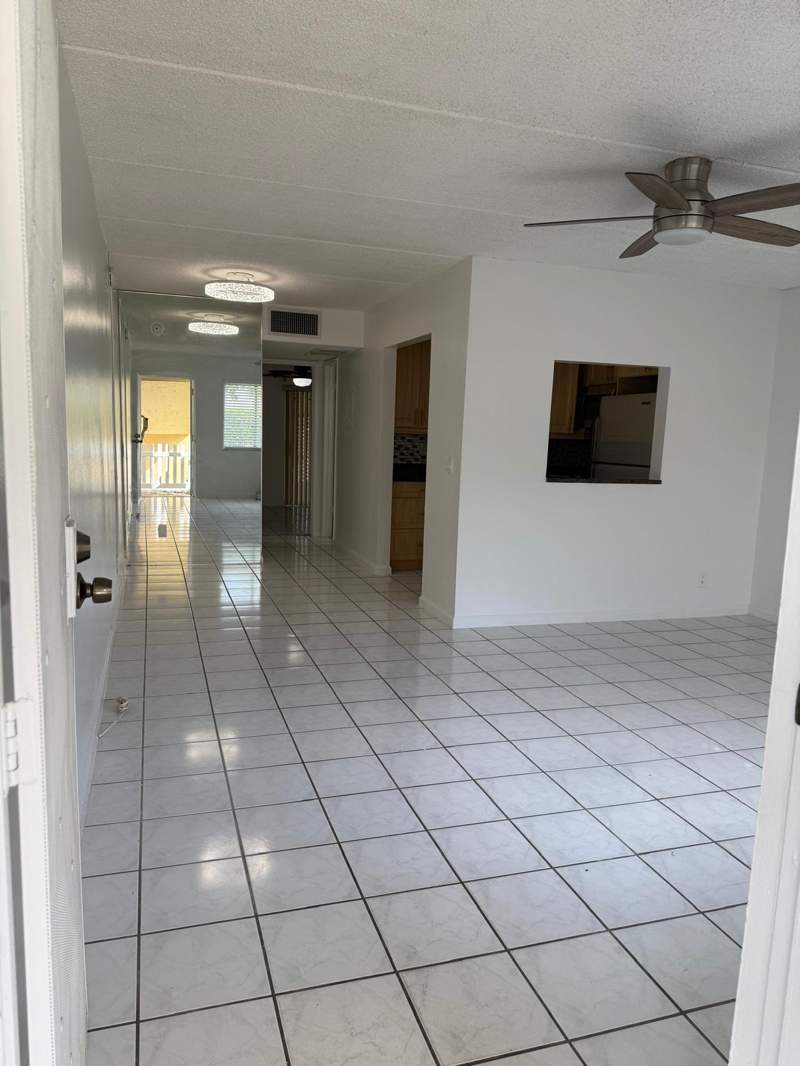 1 bedroom Condominium at 555 Purdy Lane #A122, Village Green Avon Condo, Palm Springs — photo 3