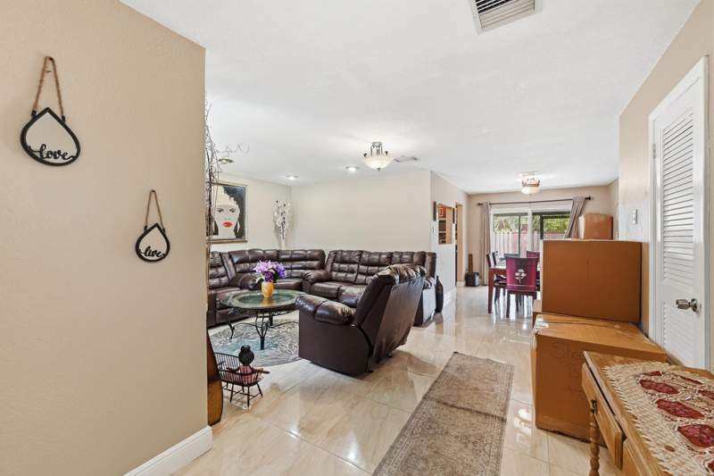 3 bedroom Single Family Residence at 2350 NW 60th Avenue, Sunrise Golf Village 3rd Add To, Sunrise — photo 5