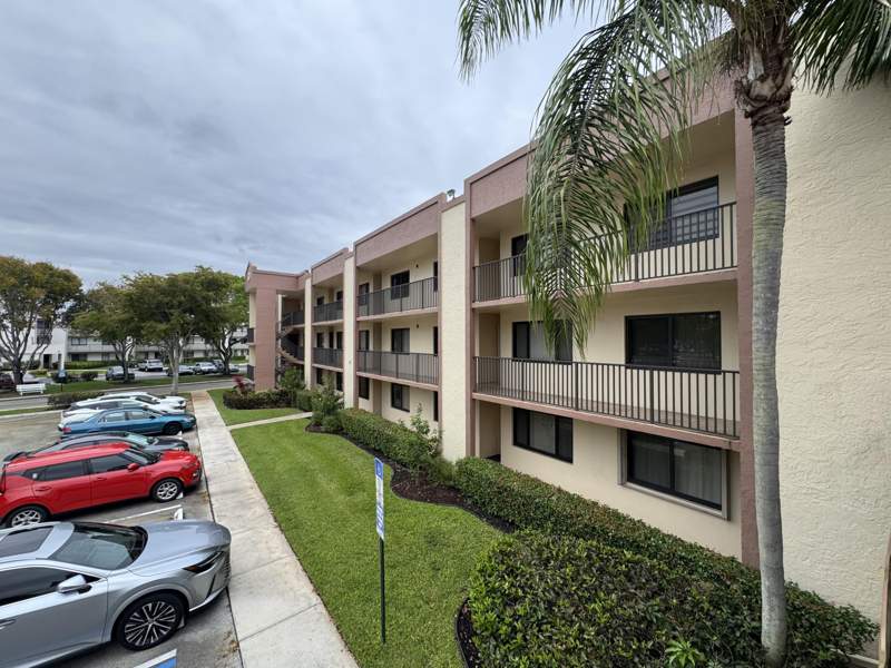 2 bedroom Condominium at 10641 W Clairmont Circle, Clairmont Condominium H, Tamarac — photo 5