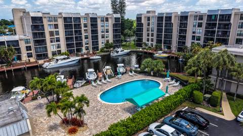 8 Royal Palm Way #401, Boca Raton FL - photo 22 of 31