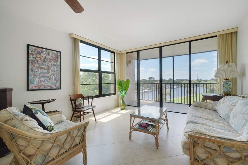 2 bedroom Condominium at 8 Royal Palm Way #401, Boca Bayou Condo, Boca Raton — photo 5