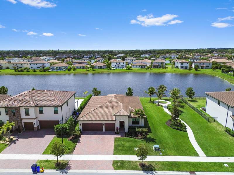 5 bedroom Single Family Residence at 3523 Haldin Place, Crestwood North, Royal Palm Beach — photo 3