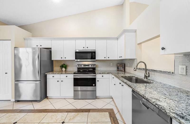 2 bedroom Villa at 6060 Petunia Road, Floral Lakes Ph 3 And 4, Delray Beach — photo 5
