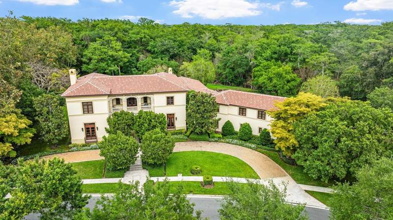7 bedroom Single Family Residence at 2953 Hurlingham Drive, Bridle Path Of P B Polo & Country Club, Wellington — photo 2