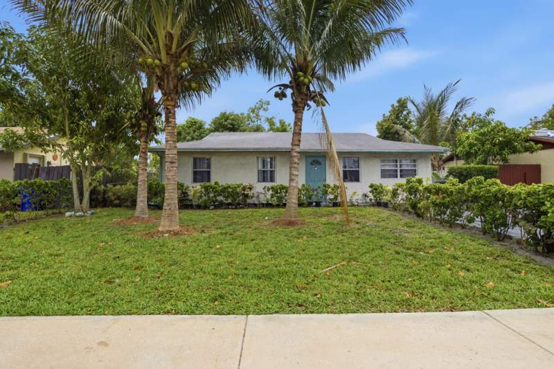 3 bedroom Single Family Residence at 8230 SW 4th Place, North Lauderdale Village Sec 1 74-22 B Lot 33 Blk , North Lauderdale — photo 3