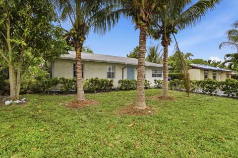 8230 SW 4th Place, North Lauderdale FL - photo 6 of 23