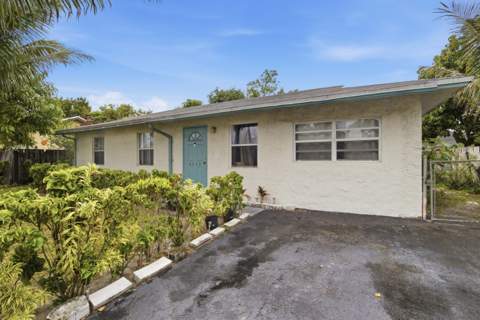 8230 SW 4th Place, North Lauderdale FL - photo 9 of 23