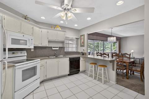 3 Greenway Vlg #210, Royal Palm Beach FL - photo 18 of 55