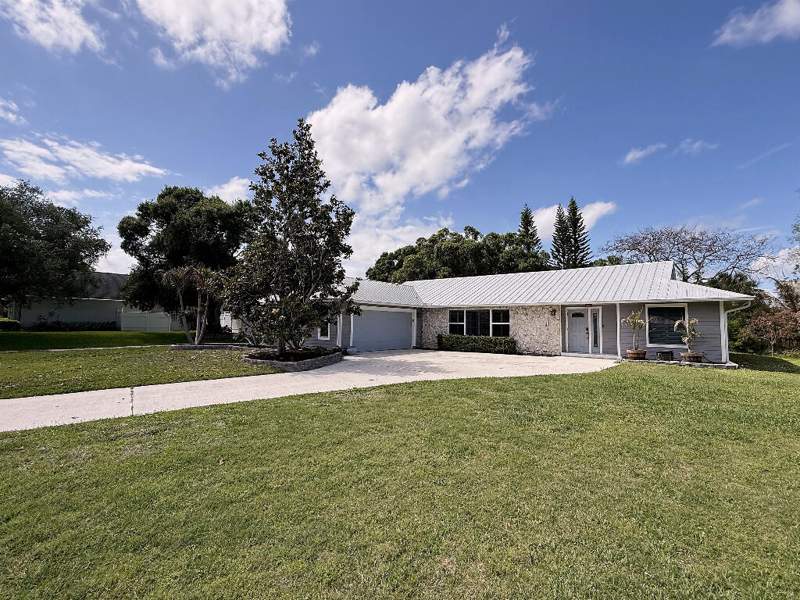 3 bedroom Single Family Residence at 2402 River Hammock Lane, River Hammock, Fort Pierce — photo 2