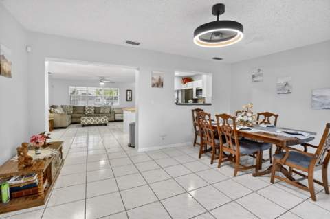 1411 NW 89th Avenue, Pembroke Pines FL - photo 13 of 55