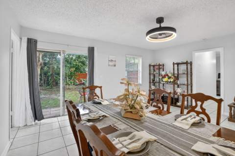 1411 NW 89th Avenue, Pembroke Pines FL - photo 15 of 55