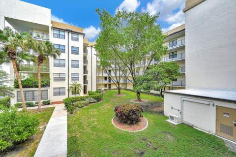 6190 Woodlands Boulevard #312, Tamarac FL - photo 6 of 28
