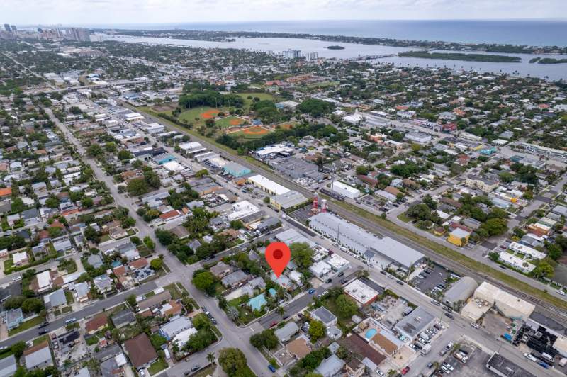 3 bedroom Single Family Residence at 625 Selkirk Street, Southboro Park, West Palm Beach — photo 2