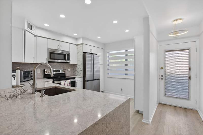 2 bedroom Condominium at 3201 Portofino Point #F1, Portofino Village 2-C Condo, Coconut Creek — photo 3