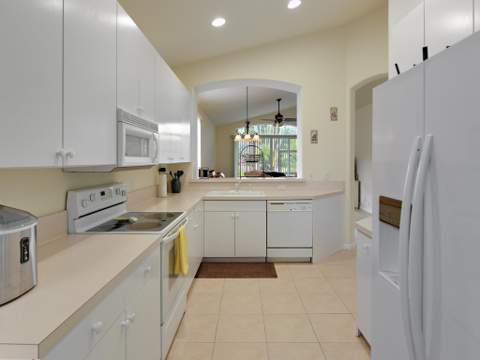 833 NW Rutherford Court, Port St. Lucie FL - photo 10 of 14