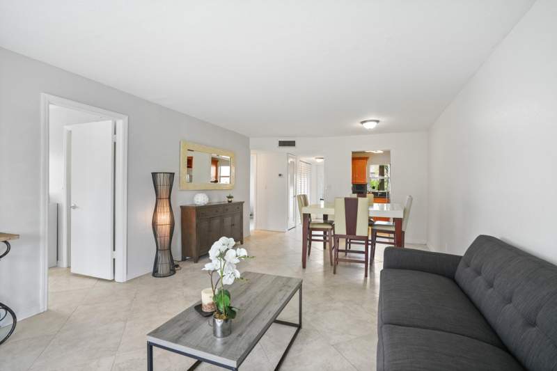2 bedroom Condominium at 2781 N Pine Island Road #112, Sunrise Lakes 85 Condo, Sunrise — photo 5