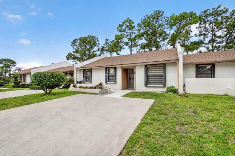 6105 Fairfield Circle, Greenacres FL - photo 7 of 55