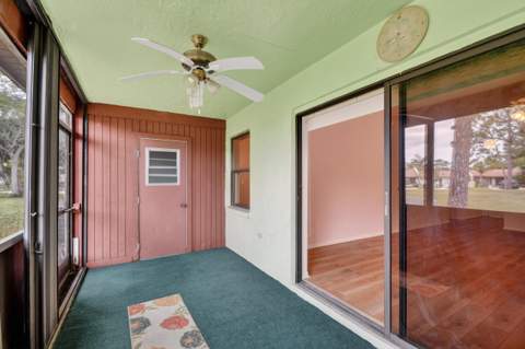 6105 Fairfield Circle, Greenacres FL - photo 6 of 55