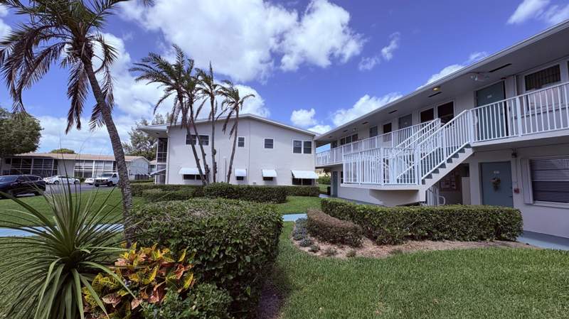 1 bedroom Condominium at 200 Horizon #102, Sterling Village, Boynton Beach — photo 2