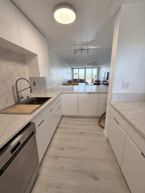 6 Royal Palm Way #605, Boca Raton FL - photo 17 of 50
