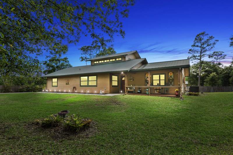3 bedroom Single Family Residence at 2725 Twin Oaks Trail, Metes And Bounds, Fort Pierce — photo 2