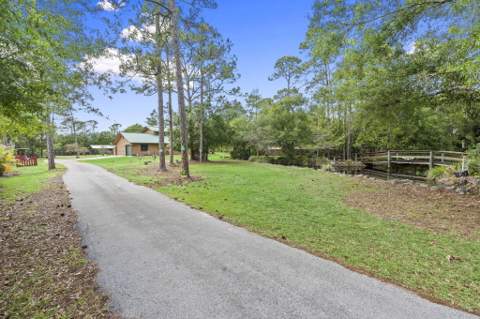 2725 Twin Oaks Trail, Fort Pierce FL - photo 8 of 74