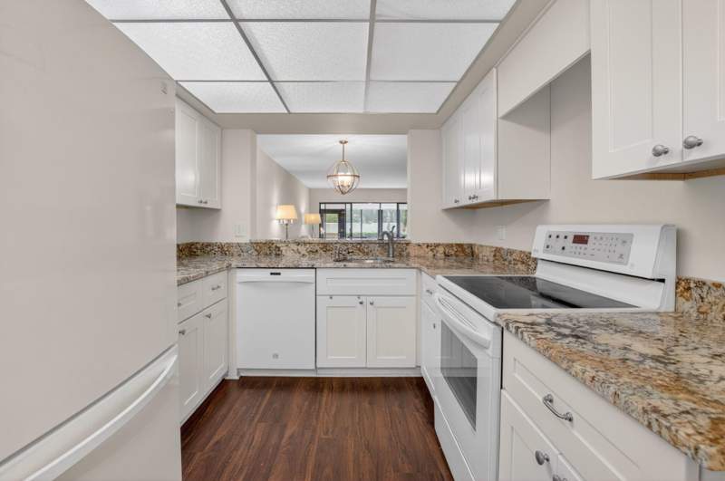 2 bedroom Condominium at 5021 Oakhill Lane #114, Boca Delray Golf and Country Club Condo I, Delray Beach — photo 2
