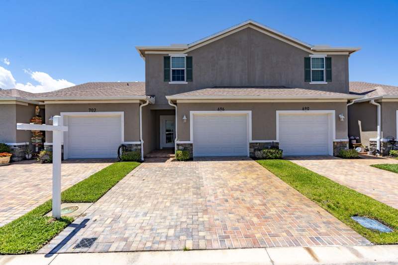 2 bedroom Townhouse at 696 NE Waters Edge Lane, River Place On The St Lucie No. 8, Port St. Lucie — photo 4