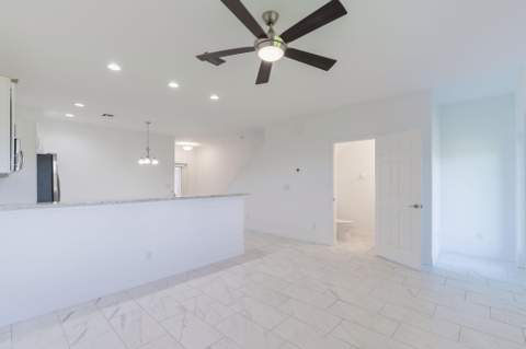 696 NE Waters Edge Lane, Port St. Lucie FL - photo 9 of 41