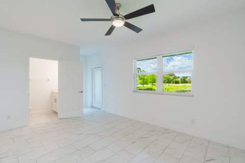 696 NE Waters Edge Lane, Port St. Lucie FL - photo 10 of 41