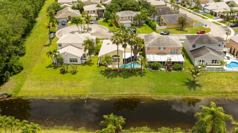 3 bedroom Single Family Residence at 5535 NW 54th Circle, Lauren's Turn, Coconut Creek — photo 4