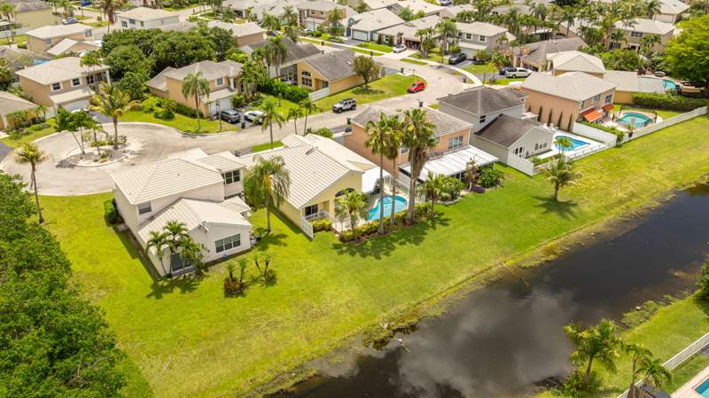 3 bedroom Single Family Residence at 5535 NW 54th Circle, Lauren's Turn, Coconut Creek — photo 3