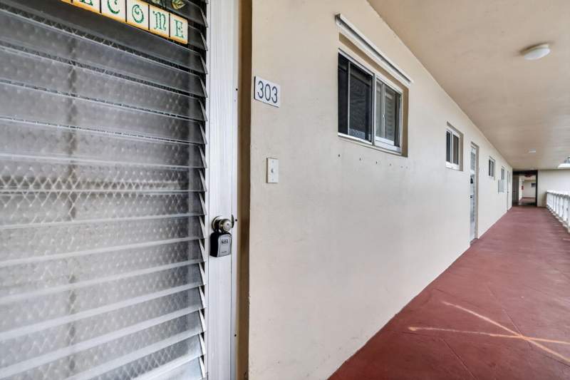 2 bedroom Condominium at 2770 S Garden Dr S #303, Lake Clarke Gardens Condo 21, Lake Worth — photo 2