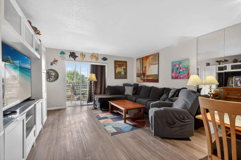 2 bedroom Condominium at 2770 S Garden Dr S #303, Lake Clarke Gardens Condo 21, Lake Worth — photo 4