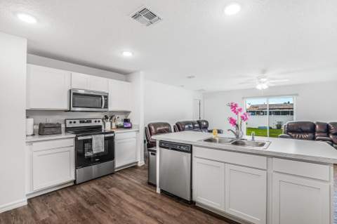 549 SW Prado Avenue, Port St. Lucie FL - photo 10 of 37